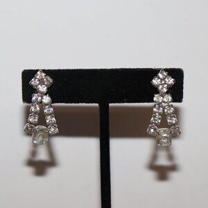 Beautiful vintage silver and rhinestone screw-back earrings 1.25"